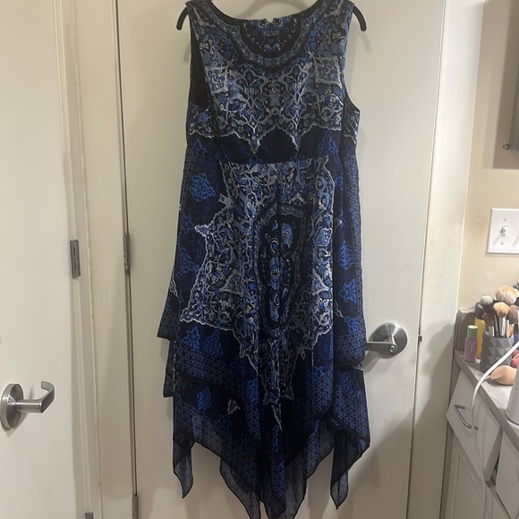 Black Label by Chico’s blue and white handkerchief dress sz 2 (US L) - Picture 4 of 6